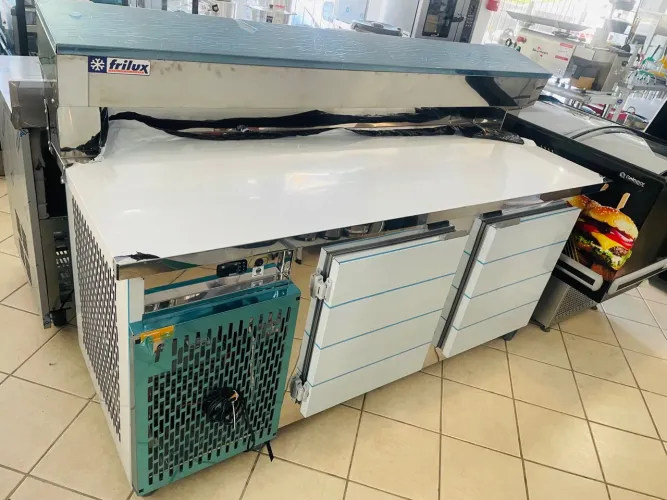 MB Balcão Refrigerado Condimentadora Frilux para Comercio