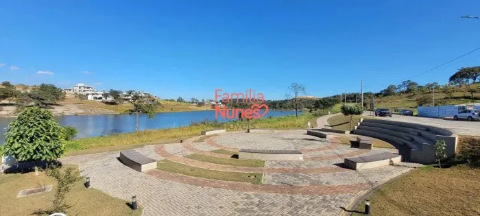 Lote a venda Estância do Lago em Contagem/MG