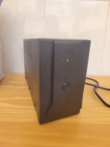 Nobreak Home Weg 800VA, Tensão De Entrada De 115/220vca, Tensão De Saída De 115vca