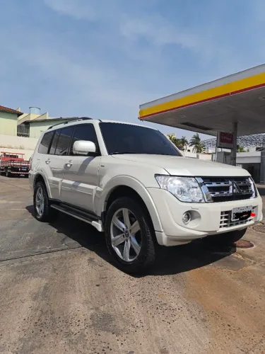 Mitsubishi Pajero HPE Full 3.2 4X4 T.i.dies. 5P AUT 2013