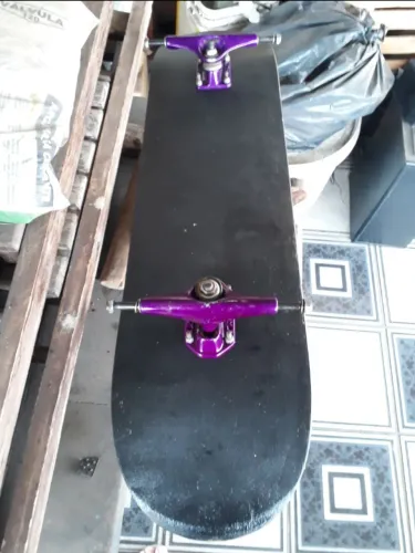 Shape (Genius) 80 cm com lixa e 2 truck (Crazy) FAVOR LER A DESCRIÇÃO!