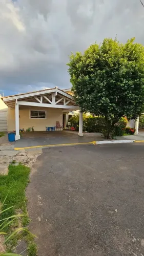 CASA TÉRREA COM 3 QUARTOS À VENDA, 270m2 - COND VIVERDE