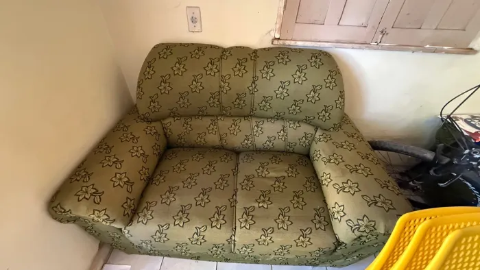 Dois sofá um de 3 lugares e outro de 2 lugares