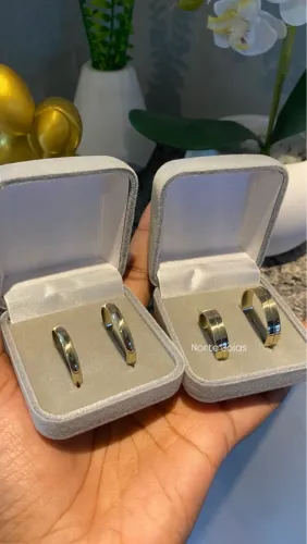 Alianças de Moeda Antiga, Noivado, Casamento