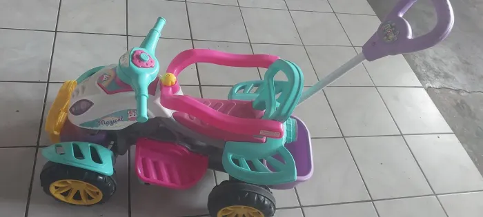 Quadriciclo Infantil Magical - Brinquedo para Meninas