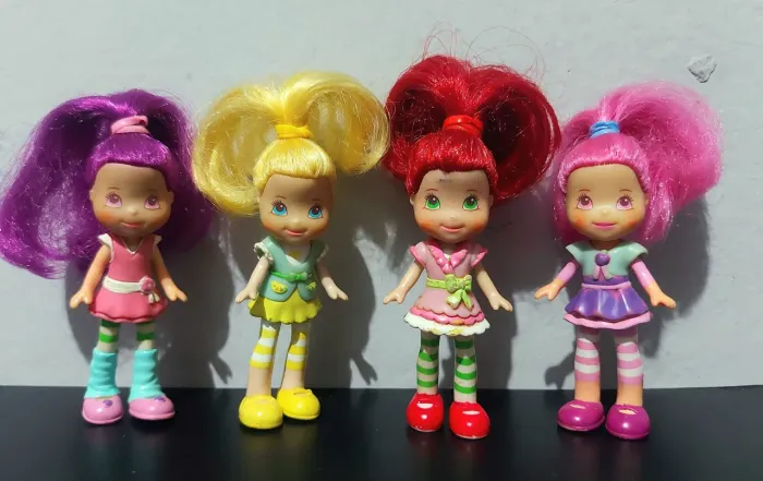 Bonecas vintage moranguinho original hasbro
