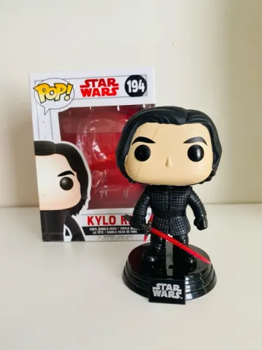 Boneco Funko Pop Star Wars Kylo Ren - Novo