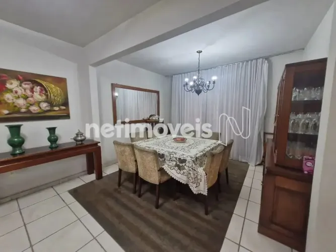 Casa no Padre Eustáquio. Lote independente, ótimo estado de conservação!