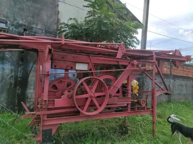 Maquina cava poço artesiano