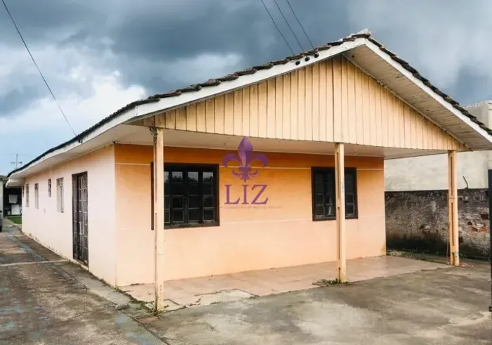 Excelente residência com localização privilegiada no Jd. Menino Deus-Quatro Barras-PR.