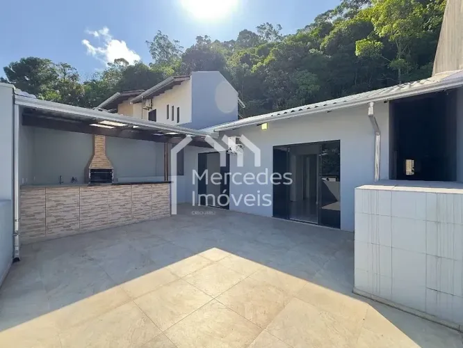 Casa com 3 dormitórios para alugar, 160 m² por R$ 5.350,00/mês - Fazenda - Itajaí/SC