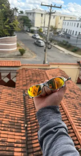 OAKLEY