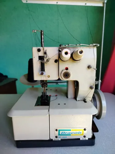Galoneira Semi Industrial Bracob 2 Agulhas Com Mesa e Motor