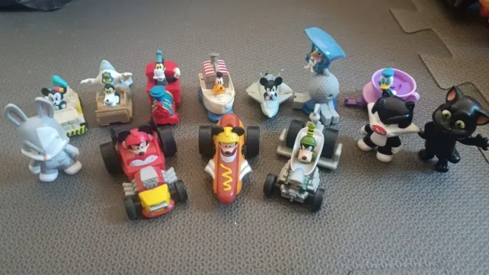 Lote de Brinquedos Disney, Mickey, Pateta, Pluto, Donald, Minnie e Outros