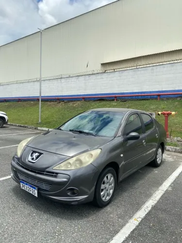 Peugeot 207 Sedan Passion XR 1.4 Flex 8V 4P 2011