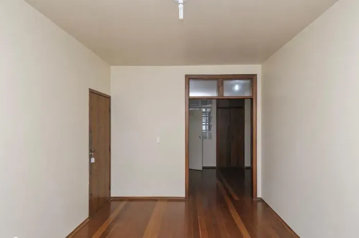 Apartamento 3 quartos, Sala e Copa 1 vaga elevador acesso pcd