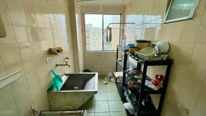 APARTAMENTO MOBILIADO NO CENTRO DE MONGAGUÁ