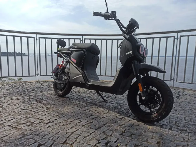 Scooter elétrica Two Dogs 1000W zerada