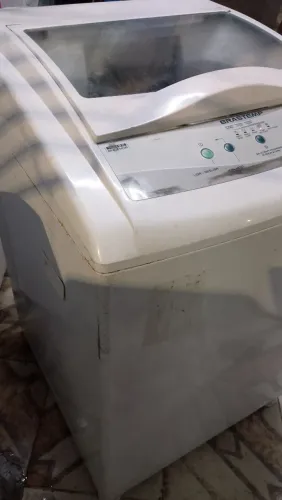 Máquina de lavar roupa Brastemp 8 kg três meses de garantia retirar no endereço.