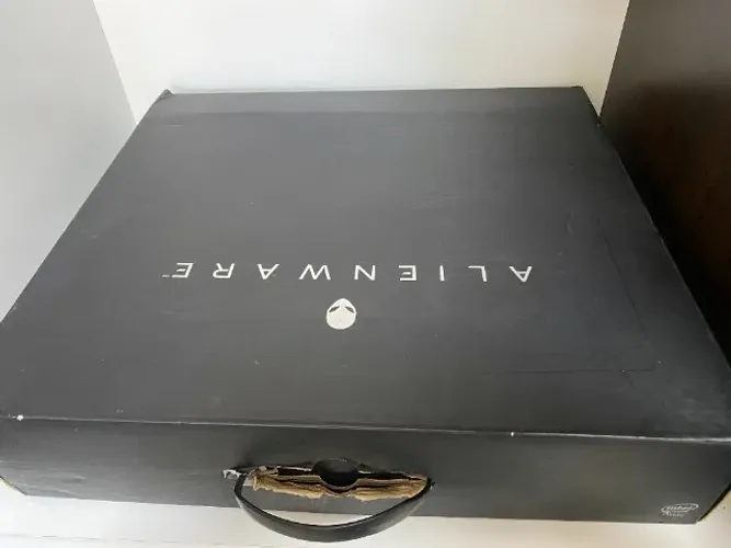 Notebook Dell Alienware 17 R4 Core i7 2.60Ghz/12GBDDR4/500GB/Intel HD 530/GTX1070/Wifi6/BT