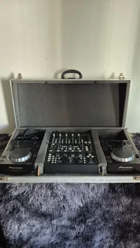 Par de CDJ 350 + MIXER BERINGHER 4000