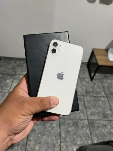VENDO IPHONE 11 64GB ?