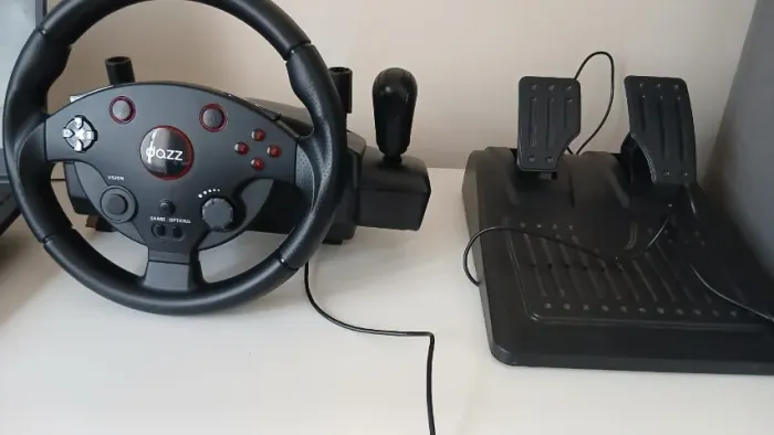 Volante T6 compatível com PS5 PS4 XBO(todos a partir do 360)PC usado em perfeito estado.