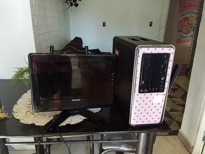 Computador de mesa marca positivo