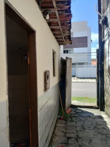 Alugo Casa