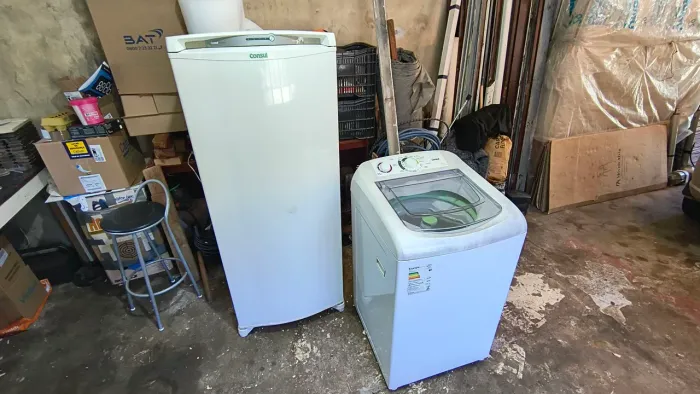 Vendo Geladeira Frost Free com Máquina de Lavar 8kg Consul (Não Faço entrega)