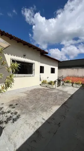 Casa para locação com 4 quartos, 1 suíte, 4 vagas no bairro Ouro Preto, Belo Horizonte, MG