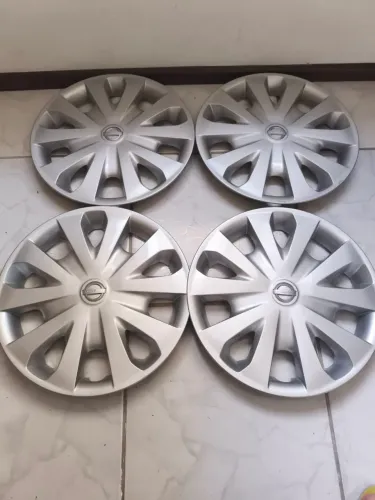 Calotas Nissan versa aro 15