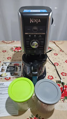 Ninja Creami Deluxe - Sorveteira 110V