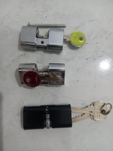 03 Cilindros para Fechadura Novos com chave 