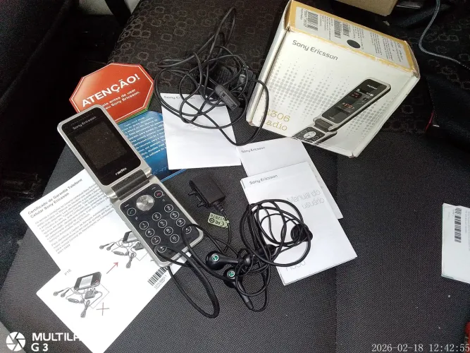 Celular antigo Sony Ericsson R306