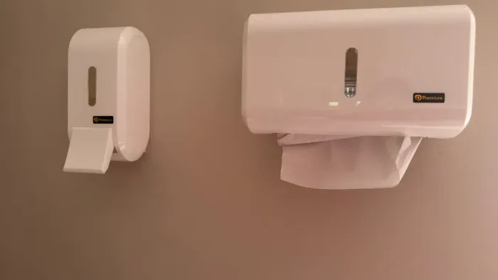 Dispenser Papel Toalha + Dispenser Sabonete Líquido Profissional Resistente