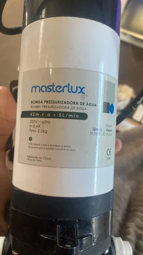 Bomba pressurizadora de água