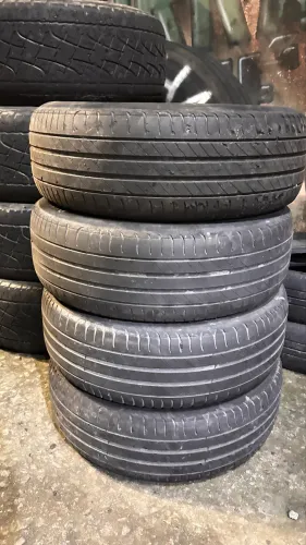 Pneus Michelin Aro 15