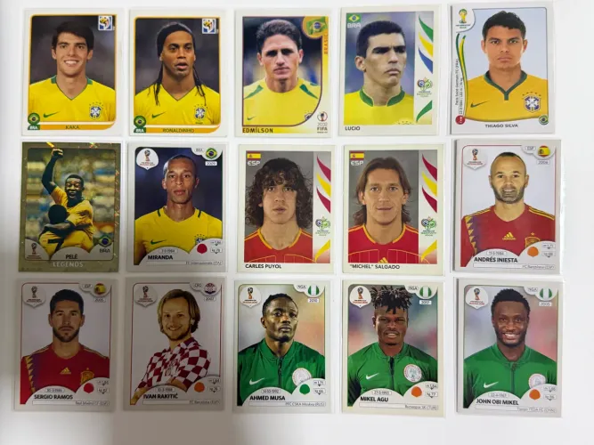 Lote Figurinhas Copa do Mundo Panini - Pelé Legends, Ronaldinho, Kaká, Iniesta e Mais