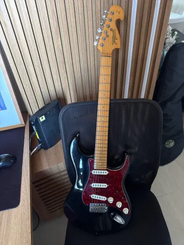 Guitarra tagima 735 bico de papagaio