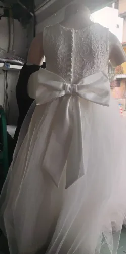 vestido de festa Branco, Com renda na frente