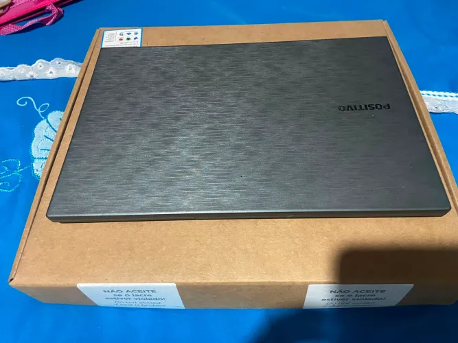 Vendo notebook Positivo novo com apenas 4 mês de uso!