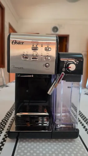 Cafeteira Oster PrimaLatte Inox - Excelente Estado e Completa