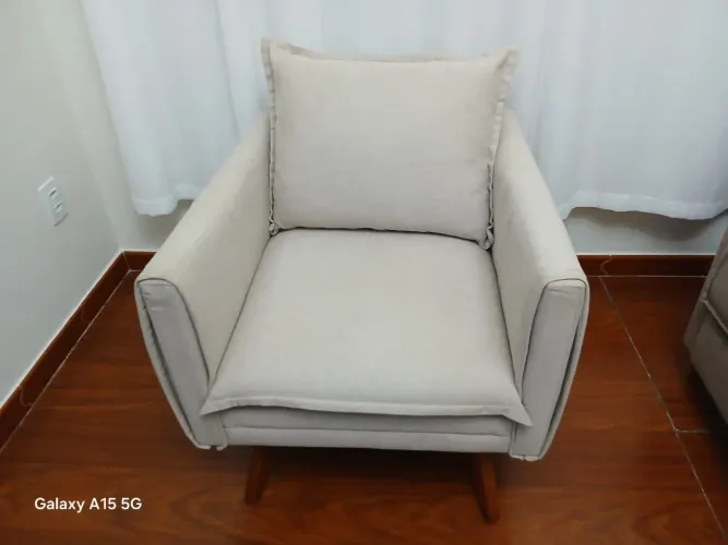 Vendo poltrona de linho 