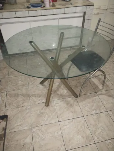 Vendo mesa de Vidro