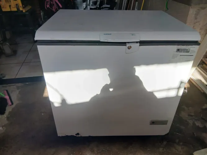 Vendo frizzer 1000R$