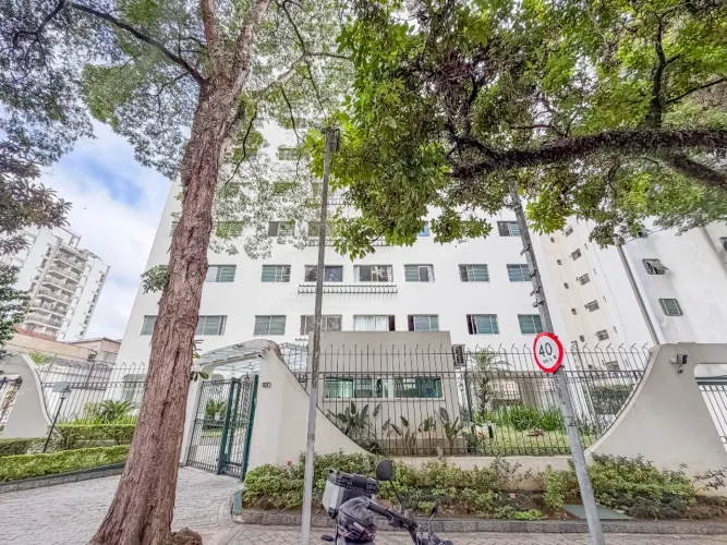 Apartamento para venda em Moema com 3 quartos, 85m²