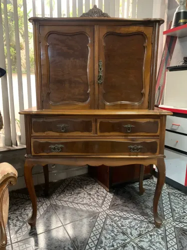 Cristaleira retrô estilo francês 