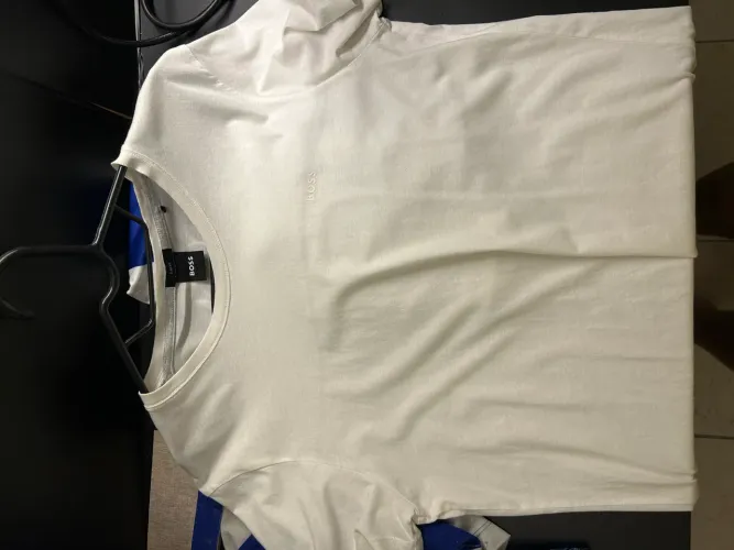camiseta boss branca tamanho M