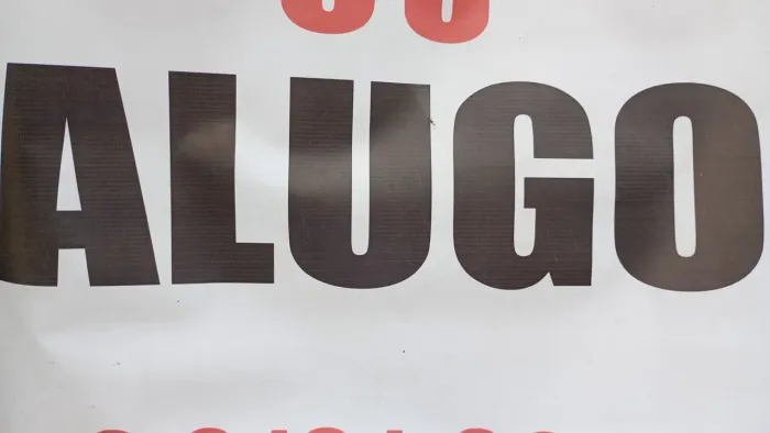 Alugo casa